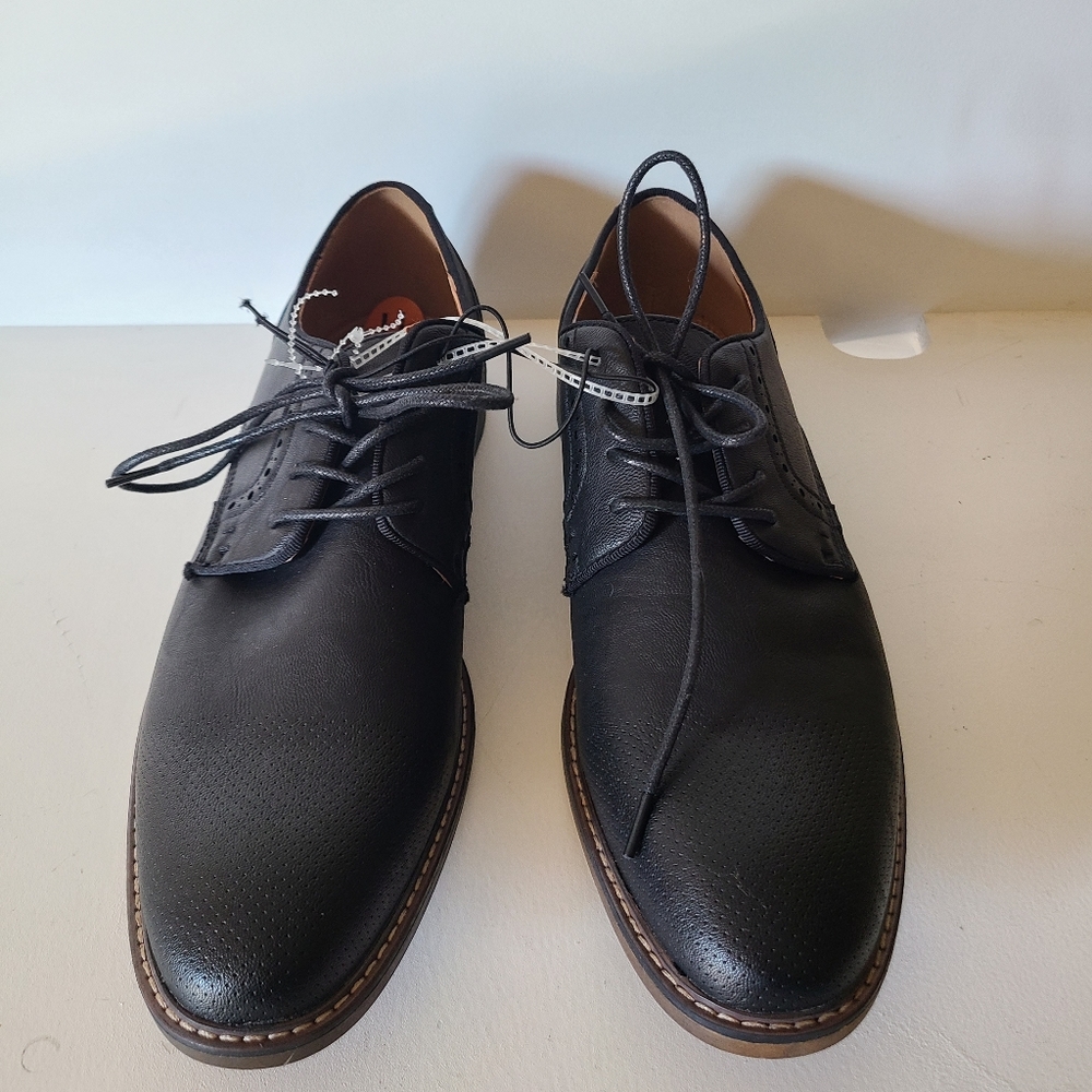 Steve Madden black dress shoes